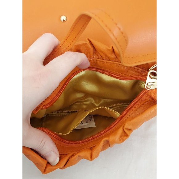 Large Purse and Matching Handbag JM Collection Orange Ruffle Purse Set - Picture 11 of 12